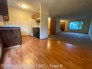 3510 SE Sherry Ln-Unit -#9 in Milwaukie, OR - Building Photo - Building Photo