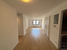 East 39th Street in New York, NY - Building Photo