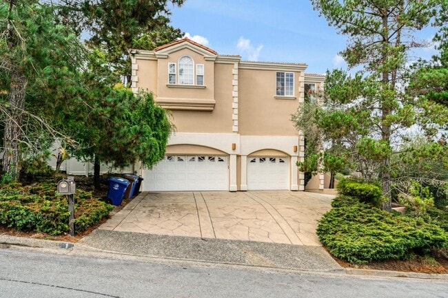 1 Overlook Pl in Monterey, CA - Building Photo - Building Photo