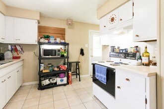 2109 N Rosewood Ave in Muncie, IN - Building Photo - Building Photo