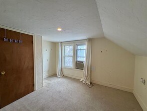 13 Clarendon Ave, Unit 2 in Somerville, MA - Foto de edificio - Building Photo