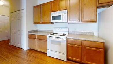 Windsor West Apartments in Champaign, IL - Foto de edificio - Interior Photo