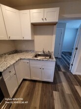 205 S Pacific Hwy in Talent, OR - Building Photo - Building Photo