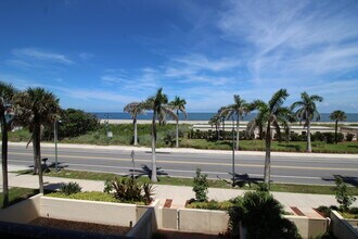 355 S Ocean Dr in Fort Pierce, FL - Foto de edificio - Building Photo