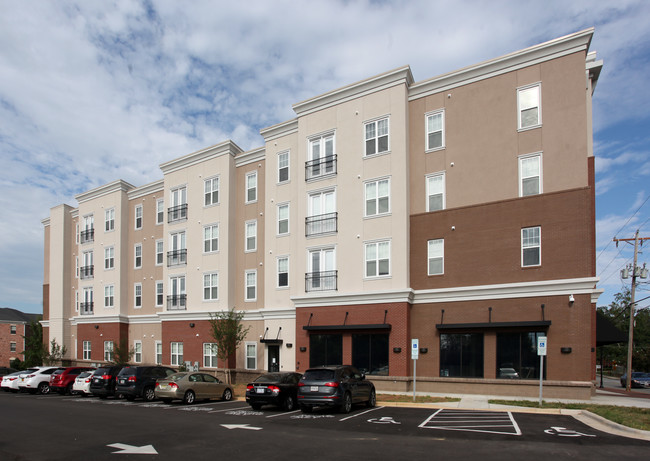 The Park Place at Elon in Elon, NC - Foto de edificio - Building Photo