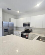 2437 NW 119th St in Miami, FL - Building Photo - Building Photo