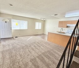 2120 Chrysler Dr in Modesto, CA - Building Photo - Building Photo