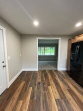6078 E V Ave in Vicksburg, MI - Building Photo - Building Photo