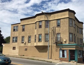 511-515 Dewey Ave in Rochester, NY - Foto de edificio - Building Photo