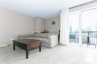 1330 N La Salle Dr, Unit # 0311 in Chicago, IL - Building Photo - Building Photo