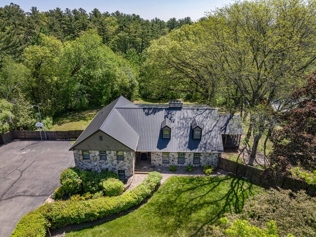 200 Windy Hill Rd in Wisconsin Dells, WI - Foto de edificio - Building Photo