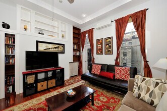 200 Central Prk W in New York, NY - Building Photo - Building Photo