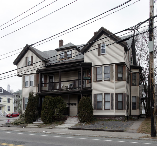 303-305 Pleasant St in Brockton, MA - Foto de edificio - Building Photo