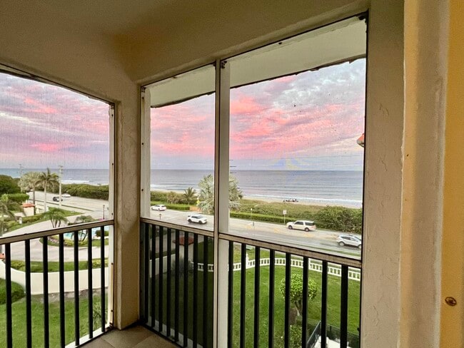 2871 N Ocean Blvd in Boca Raton, FL - Building Photo - Building Photo