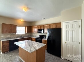 10150 Alexander Martin Ave in Charlotte, NC - Building Photo - Building Photo