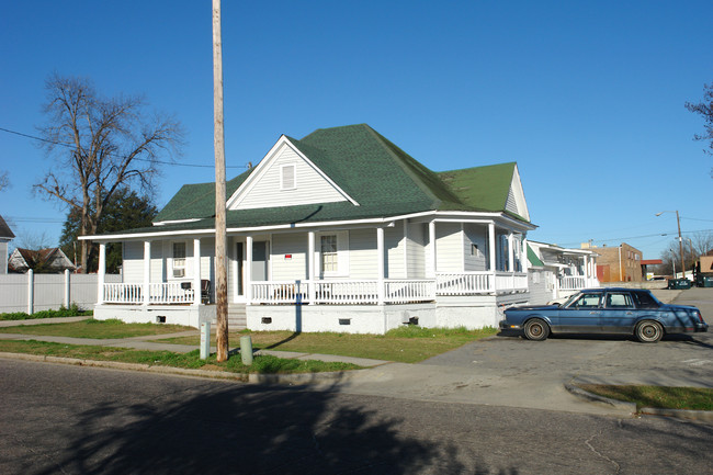 561 Whitman St in Orangeburg, SC - Foto de edificio - Building Photo