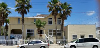 537 N Oleander Ave Apartments