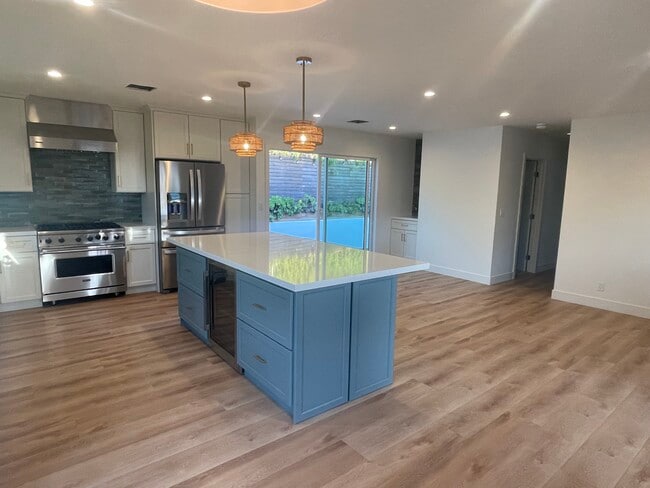 536 1st St in Manhattan Beach, CA - Building Photo - Building Photo