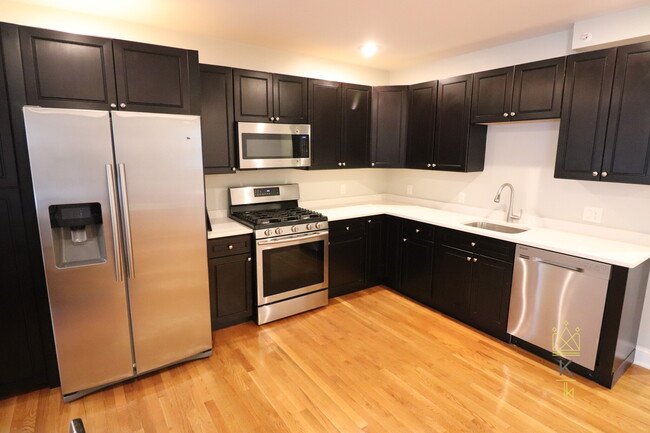 214 Westville St, Unit #2 in Boston, MA - Building Photo - Building Photo