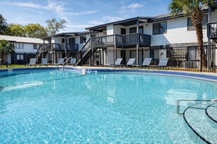 The Waypoint in Pensacola, FL - Building Photo