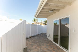 7209 Dos Rios Dr in Tujunga, CA - Foto de edificio - Building Photo