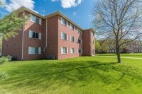 9135 University Ave photo'