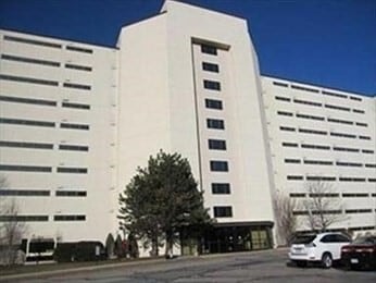 100 Cove Way in Quincy, MA - Building Photo