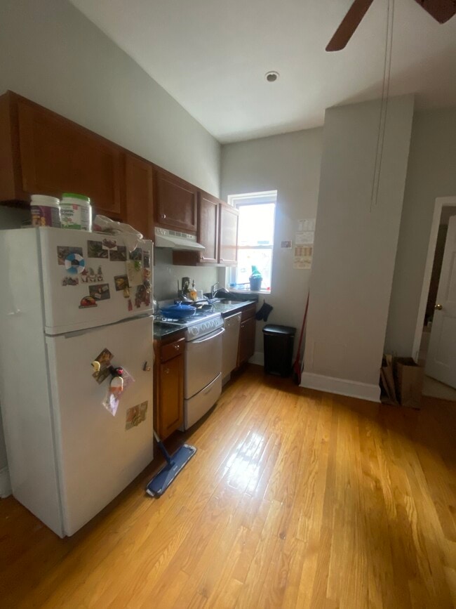 1193 Commonwealth Ave in Boston, MA - Building Photo - Building Photo