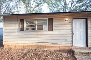 1013 W Slaton Ave in Griffin, GA - Building Photo