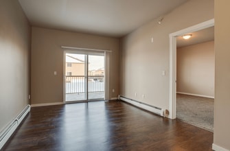 Courtyard Apartments in Moorhead, MN - Building Photo - Building Photo