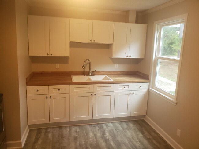 1 Country Squire Ct in Sumter, SC - Building Photo - Building Photo