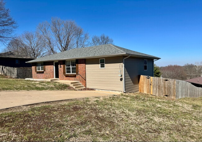 1107 Becky Ln in Ozark, MO - Building Photo - Building Photo