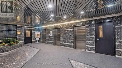 4727 Sheppard Ave E in Toronto, ON - Building Photo - Building Photo