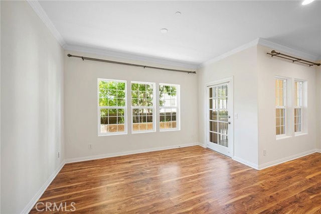 415 E Dryden St in Glendale, CA - Building Photo - Building Photo