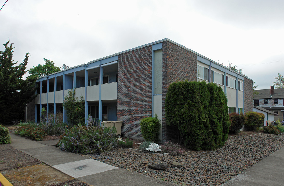 403-409 NW 12th St in Corvallis, OR - Building Photo