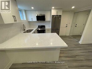 1084 Avenue Rd in Toronto, ON - Building Photo - Building Photo