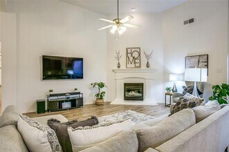 12852 Old MacGregor Ln in Fort Worth, TX - Building Photo - Building Photo