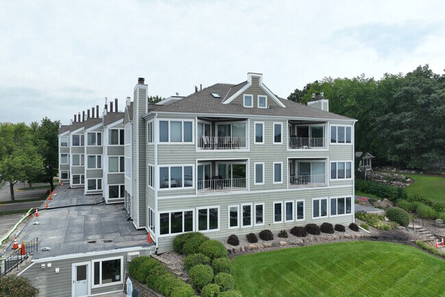 Chapman Place in Mound, MN - Building Photo - Building Photo