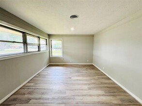 7905 Turquoise Ln in Houston, TX - Building Photo - Building Photo