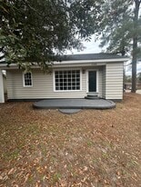 2100 Woodward Dr in Conway, SC - Building Photo