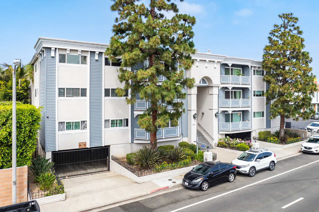 2401 Prospect Ave in Hermosa Beach, CA - Building Photo