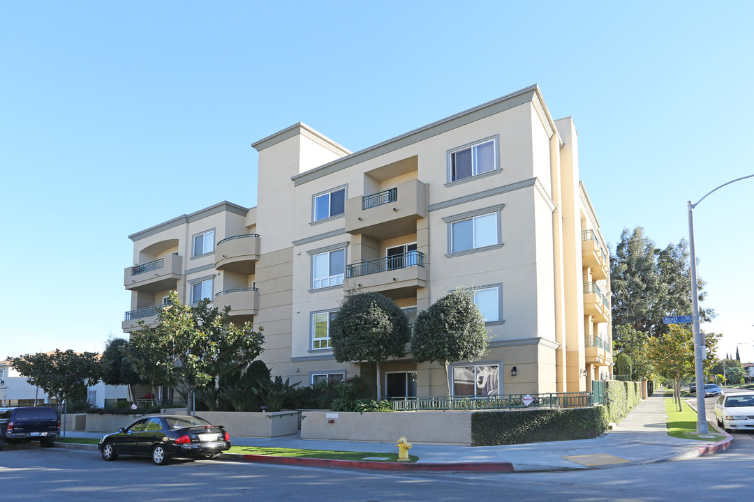 Alcott Gardens in Los Angeles, CA - Building Photo