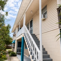 208 12th Ave N, Unit 4 in Jacksonville Beach, FL - Building Photo