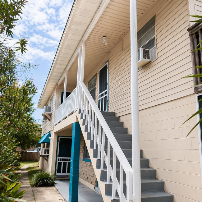 208 12th Ave N, Unit 4, Unit 4