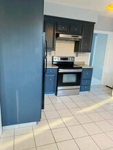 620 High St, Unit 2nd floor in Middletown, CT - Foto de edificio - Building Photo