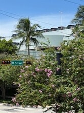 1060 Pennsylvania Ave, Unit 18 in Miami Beach, FL - Foto de edificio - Building Photo