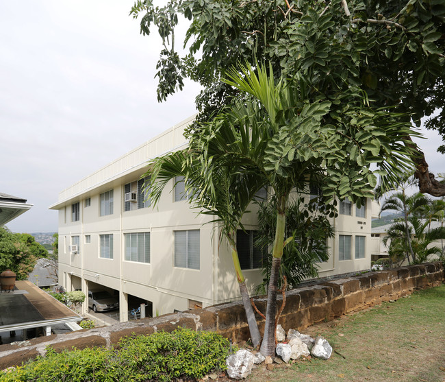 1812 Puowaina Dr in Honolulu, HI - Foto de edificio - Building Photo
