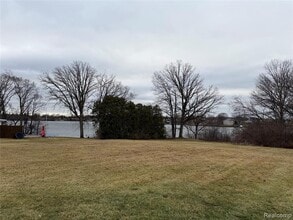 45669 Harmony Ln in Belleville, MI - Building Photo - Building Photo