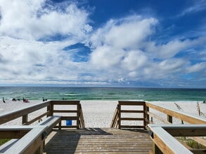 Somerset Oceanside Apartments in Fort Walton Beach, FL - Building Photo - Building Photo