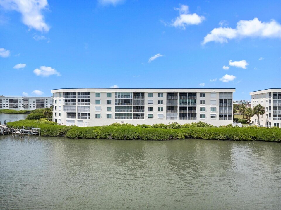 190 Pinellas Ln-Unit -208A in Cocoa Beach, FL - Building Photo